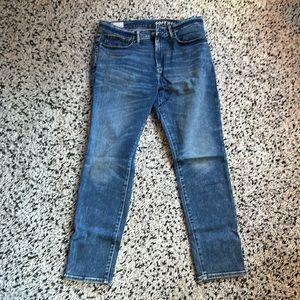 Gap men’s skinny jeans in mid wash. Size 36/30
